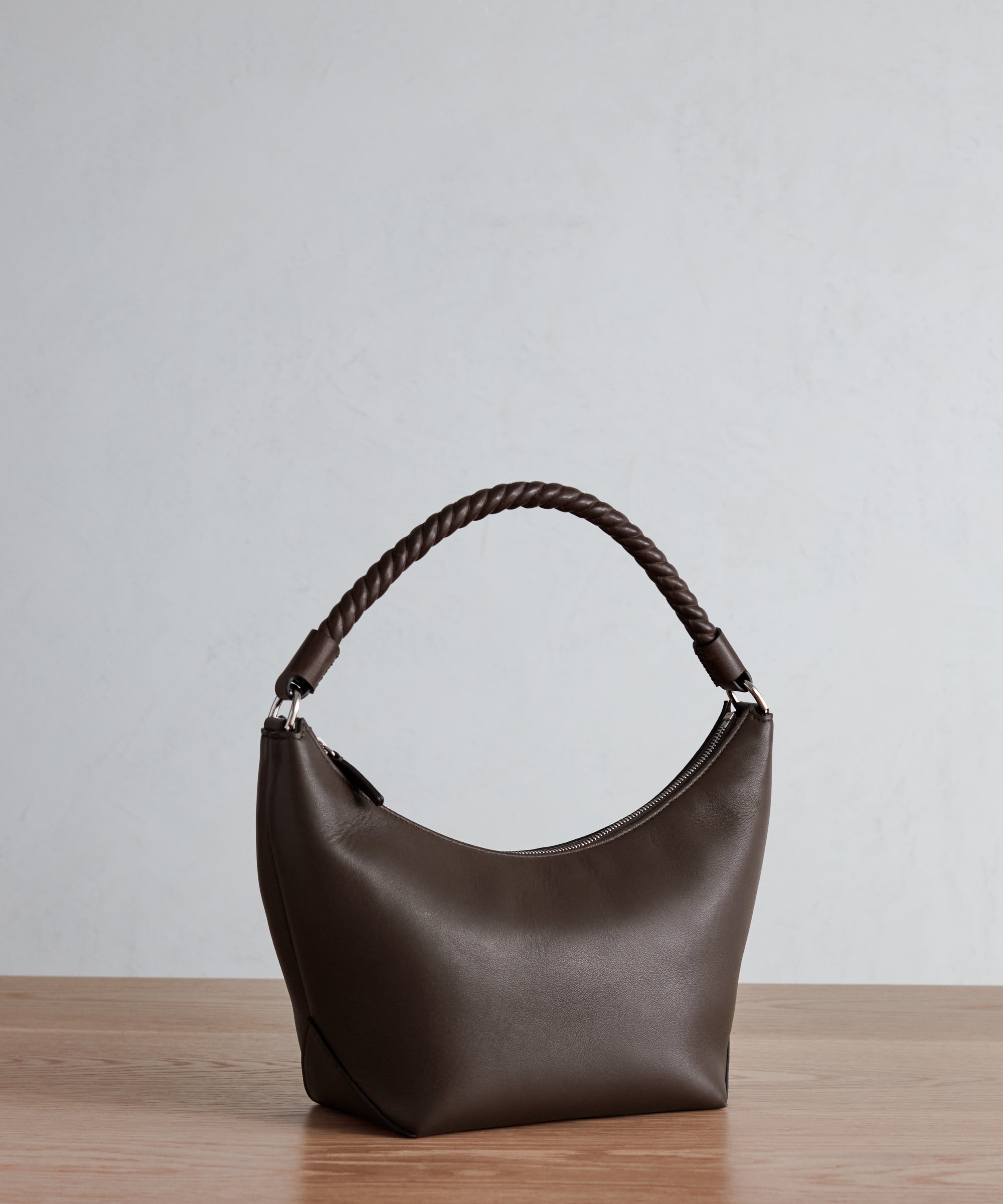 Crescent Shoulder Bag – Jenni Kayne