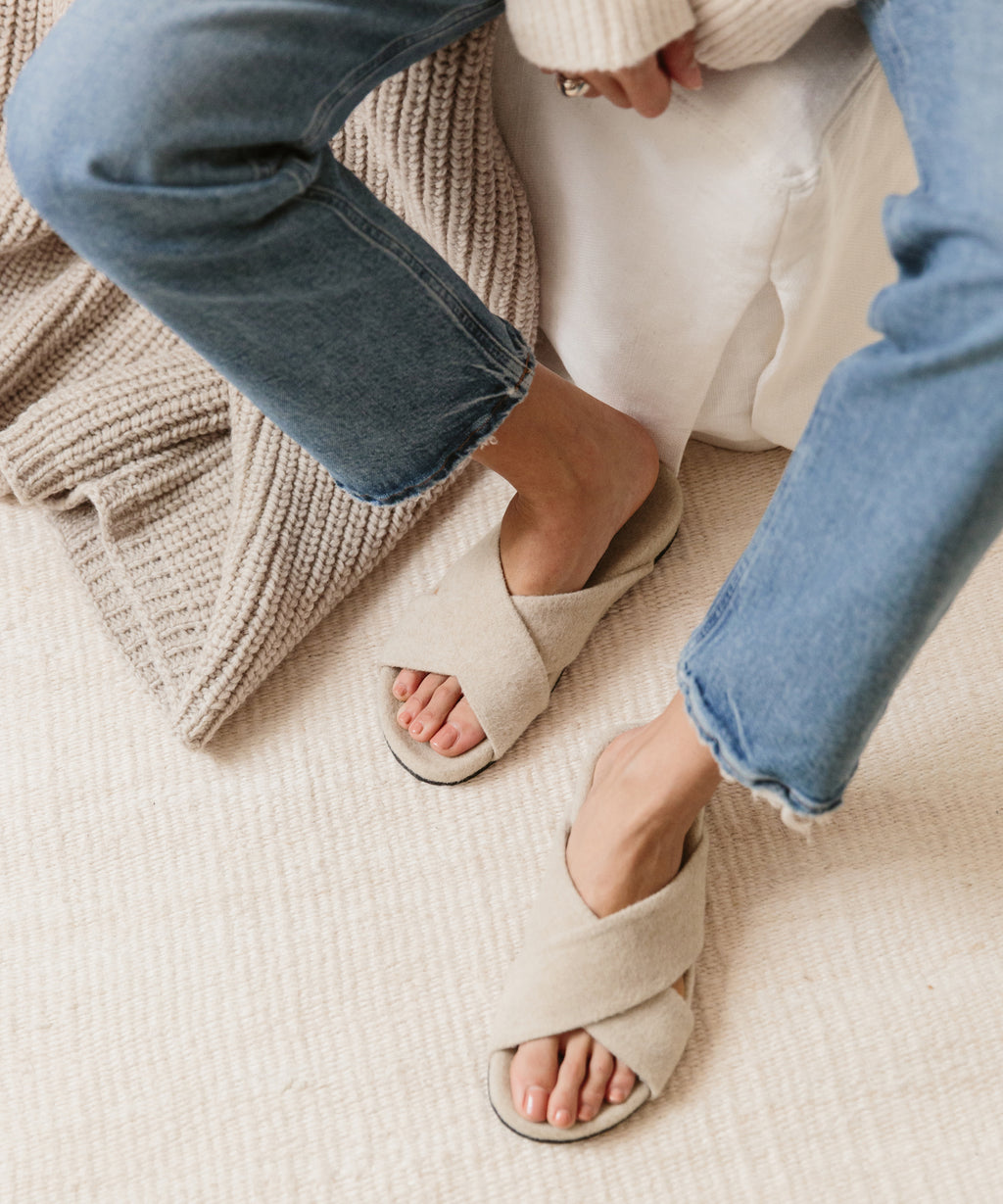 Shearling-Lined Crossover Sandal – Jenni Kayne